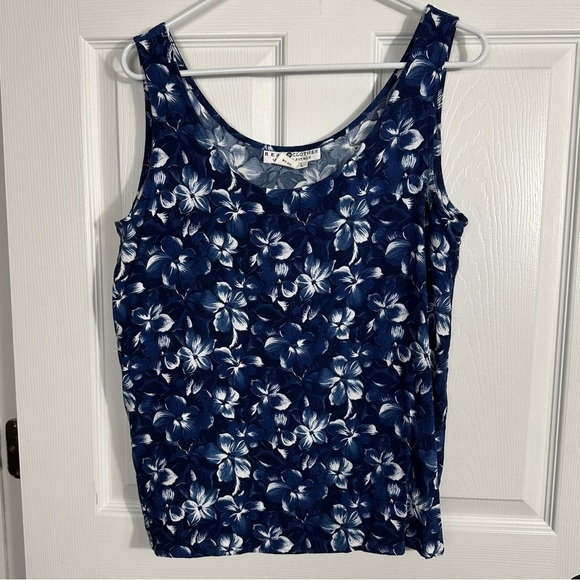 Real Clothes Saks Fifth Avenue sz Large tank, rayon, blue floral, office, spring - Picture 1 of 6
